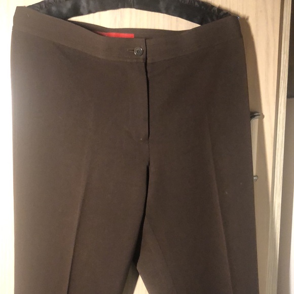 Brown pants size 8. AK- Anna Klein,logo one button, made in Indonesian. - Picture 6 of 7